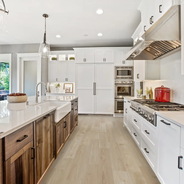 Sandstone Wash Laguna Plank Flooring – Sold Per Box (18.15 Sq. Ft.)